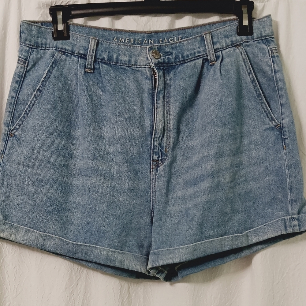 American Eagle Outfitters Light Wash Denim Shorts Size 14